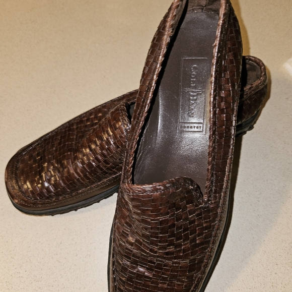 Great pair of Cole Haan loafers - Picture 2 of 6